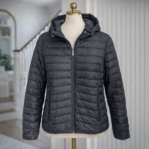 Tumi Black Packable Down And Feather Light Puffer Jacket